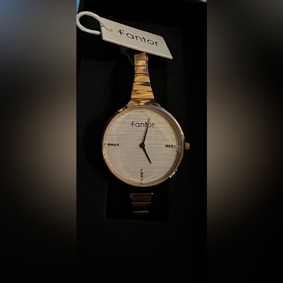 Designer - 👩🎨 Fantor Women’s Luxury Waterproof Bracelet Watch - Rose Gold - Picture 12 of 13